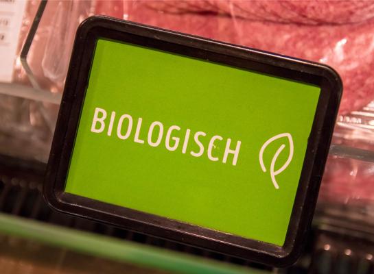  Sommige supermarkten bieden bepaalde verse producten standaard biologisch aan