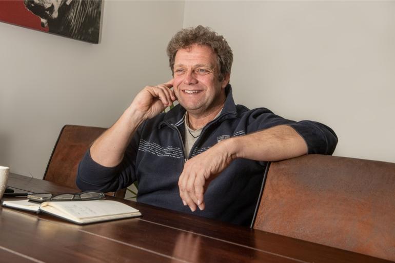 Alex Datema is melkveehouder in het Groningse Briltil
