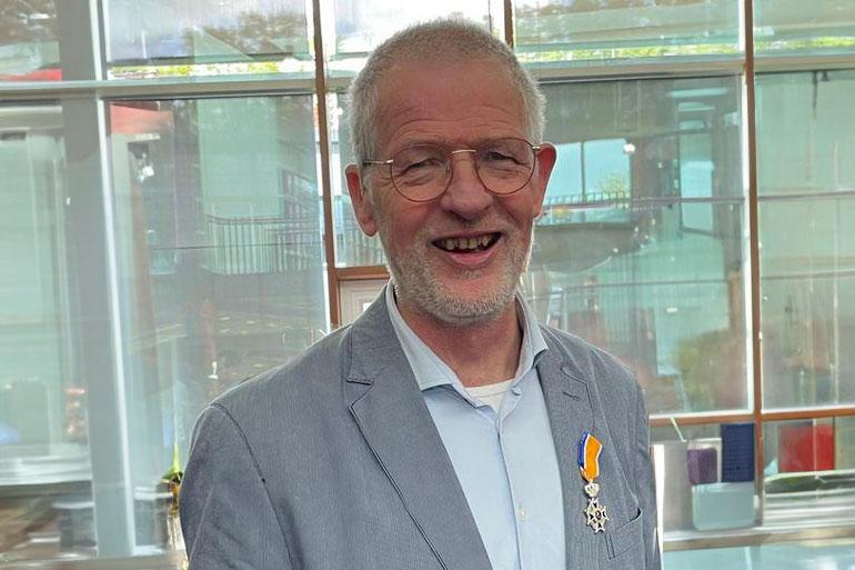 Jan Smeek werd op Koningsdag geridderd in de Orde van Oranje-Nassau (foto: Limousin Vereniging Nederland)