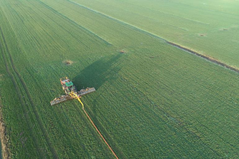 Zonder derogatie mag er jaarlijks nog ongeveer 45 ton mest per hectare worden uitgereden