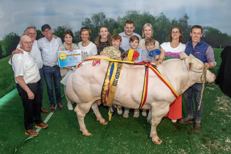 Winnaar Luc Degroote stieren jong