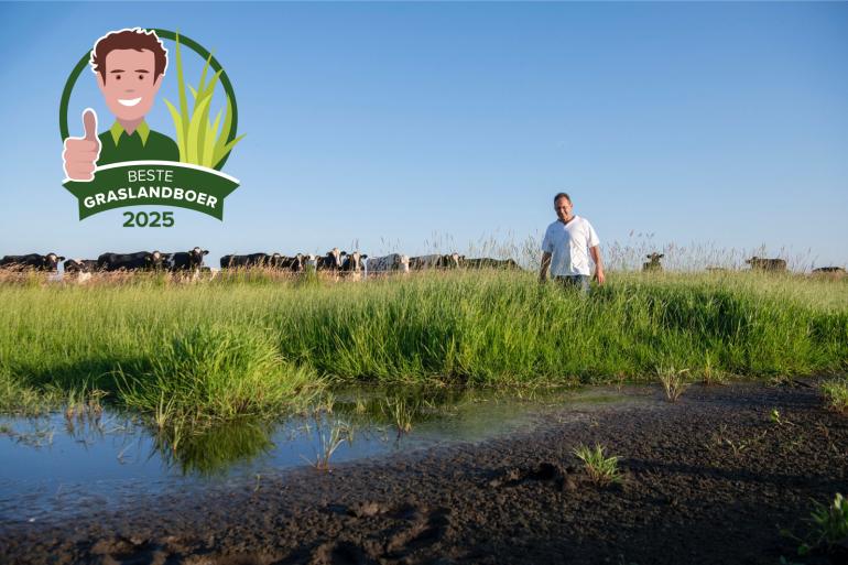 Wim van Ittersum loopt door zijn plasdras-perceel