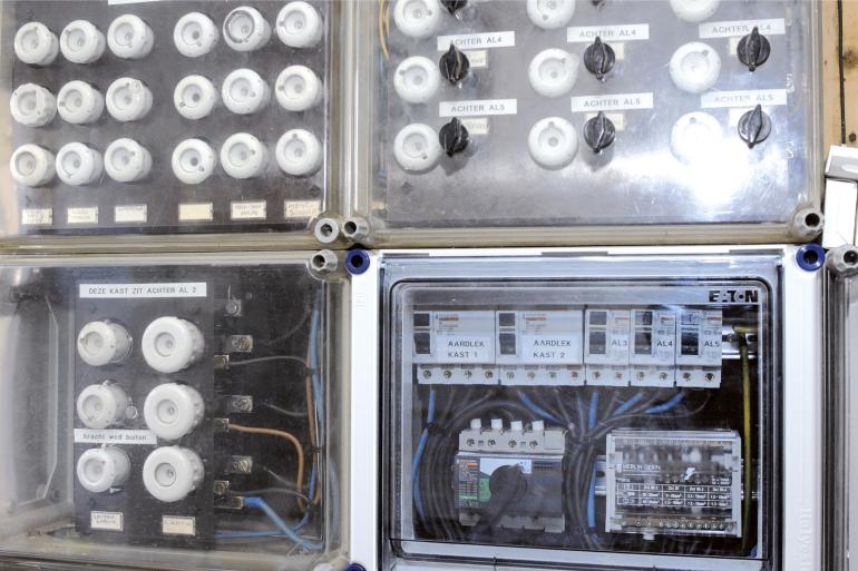 Het kabinet is bezig met verplichte elektra- en brandveiligheidskeuringen