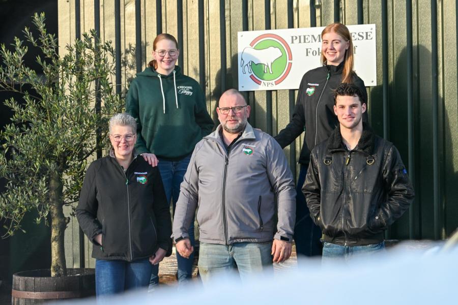 Van links naar rechts: Astrid, Zara, Claus en Anna Boer en Willem de Kort